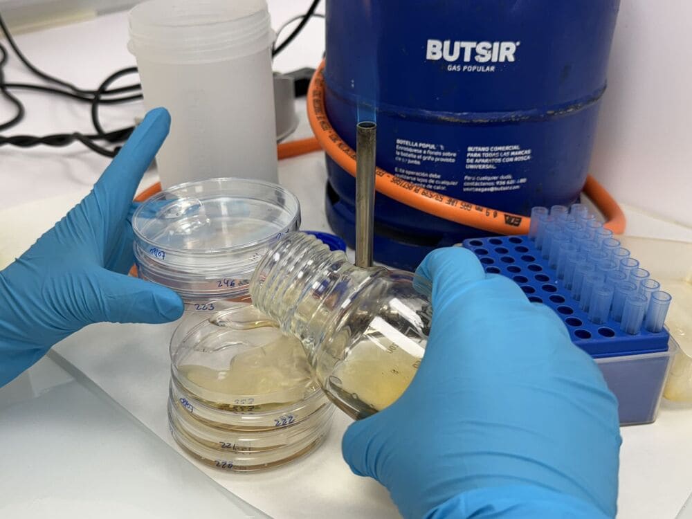 analisis de microorganismos aire en agua